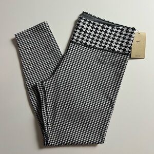 NWT Nike Dri-FIT One Icon Clash Mid-Rise 7/8 Printed Legging, Size XL